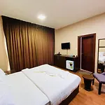 Alpha Suites Hotel