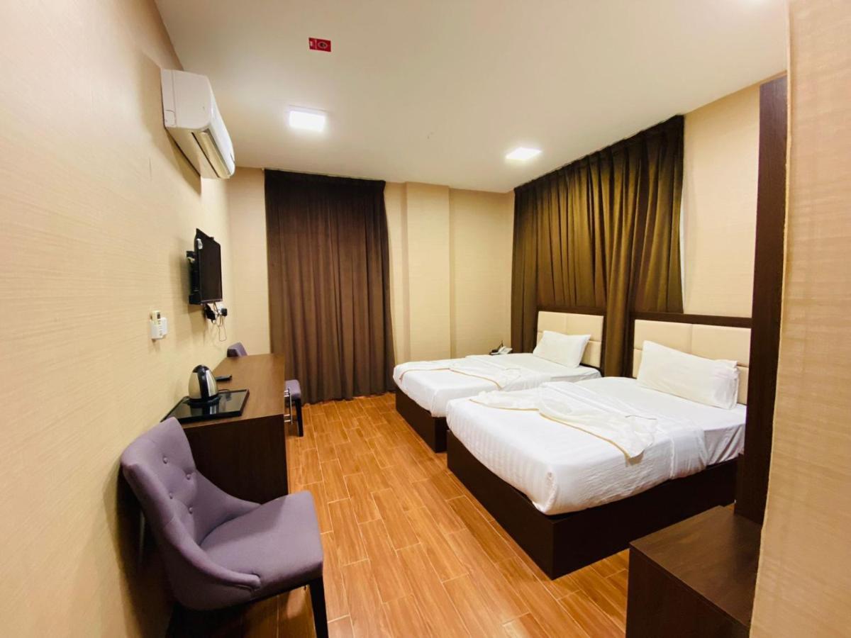 Alpha Hotel
